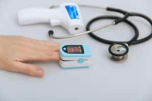 מד סטורציה לאצבע